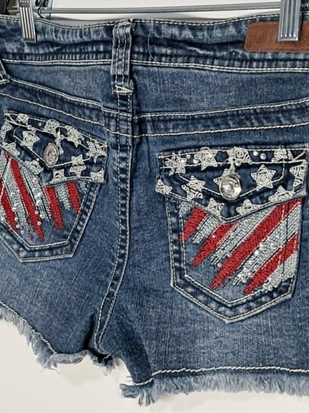 WallFlower Shorts Size 5 Low Rise Medium Wash Patriotic Cut Off